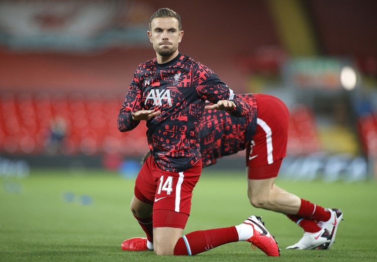 沙尔克战术重整后焕然一新（战术洗牌让沙尔克脱胎换骨）