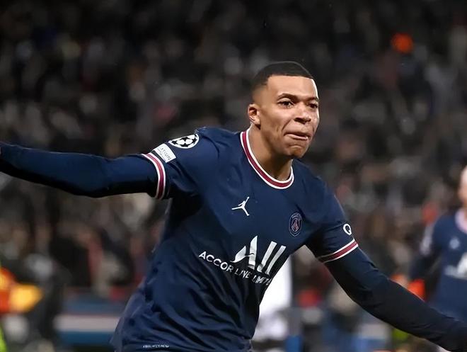 美职联半场：阿连德梅开二度，迈阿密国际暂2-1纽约城（半场战报：阿连德独中两元，迈阿密国际2-1领先纽约城）