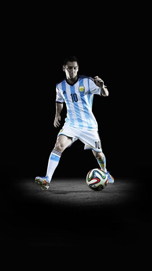 感谢背后的付出，法比奥向国安基地负责洗衣的两位大姐献花（法比奥为国安基地洗衣两位阿姨送花致敬幕后付出）