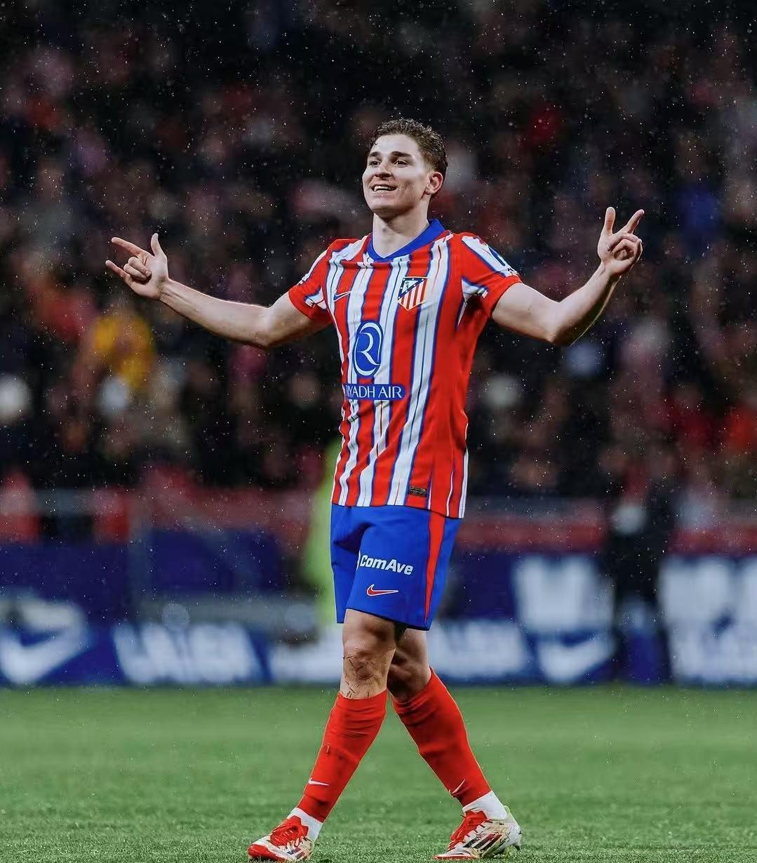 德劳伦蒂斯：在我们这个破主场里，一场只能赚300万欧