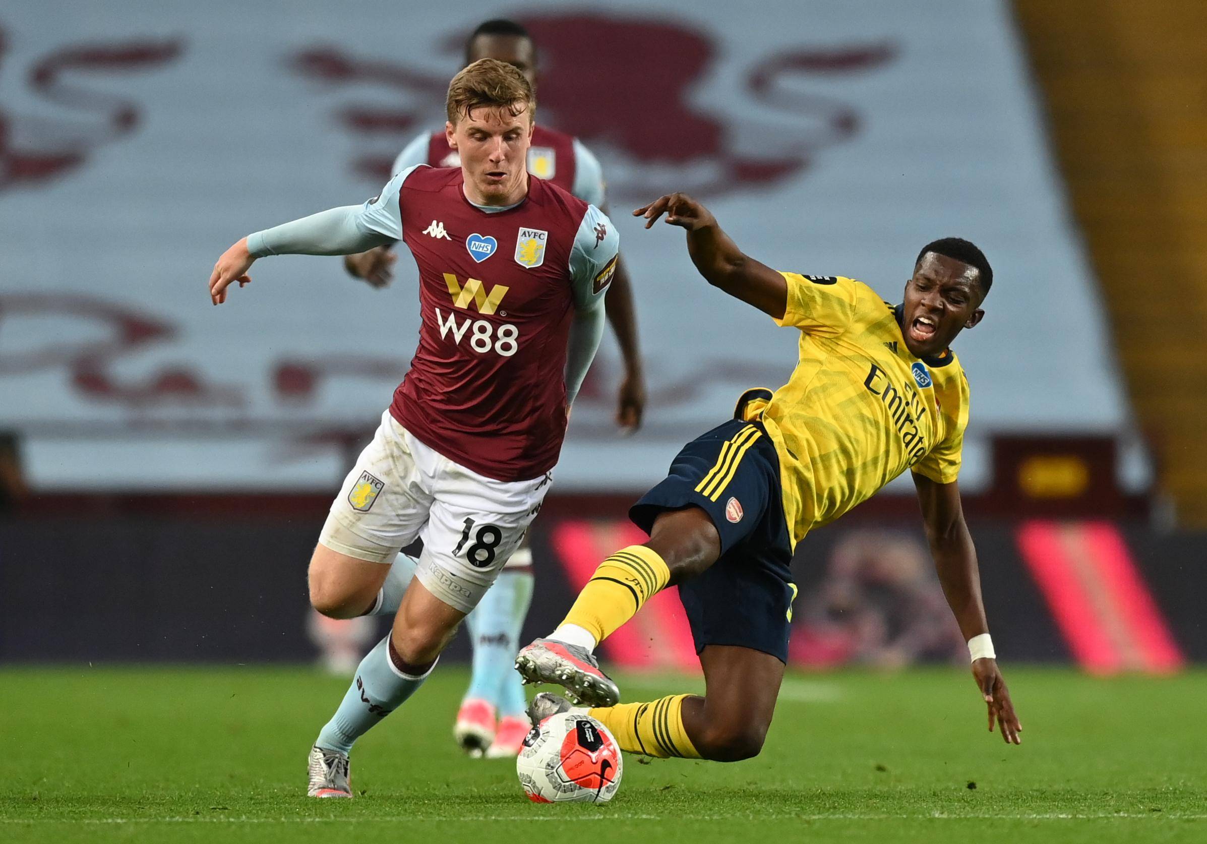 半场战报：热那亚1-1维罗纳，洛伦佐-科隆博建功，拉菲克-贝尔加利破门（半场战况：热那亚1-1维罗纳，洛伦佐-科隆博破门，拉菲克-贝尔加利也进球）