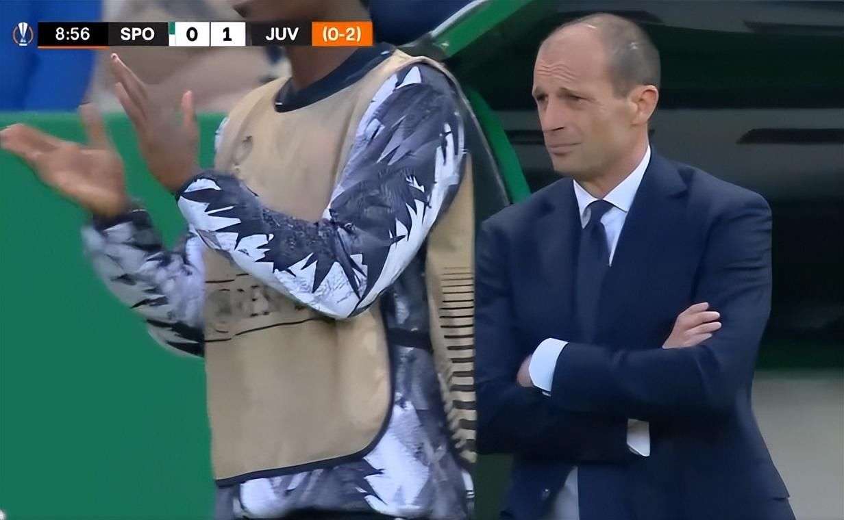 一斯佩齐亚球迷掉进看台和球场之间的沟里，被送进重症监护室（斯佩齐亚球迷跌入看台与球场之间沟渠，伤重送入重症监护室）