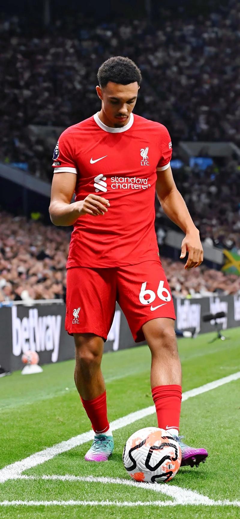 曼晚：曼联处理拉什福德的操作比曼城处理格拉利什更明智（曼晚：与曼城处理格拉利什相比，曼联在处置拉什福德上更为明智）