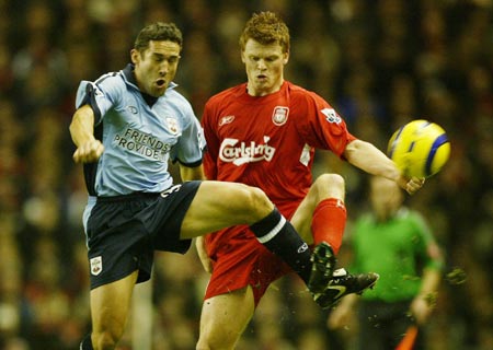 英媒：一名苏格兰球员膝盖受伤等待救护车近10小时，政府道歉（英媒：苏格兰一球员膝伤等待救护车近10小时，政府致歉）