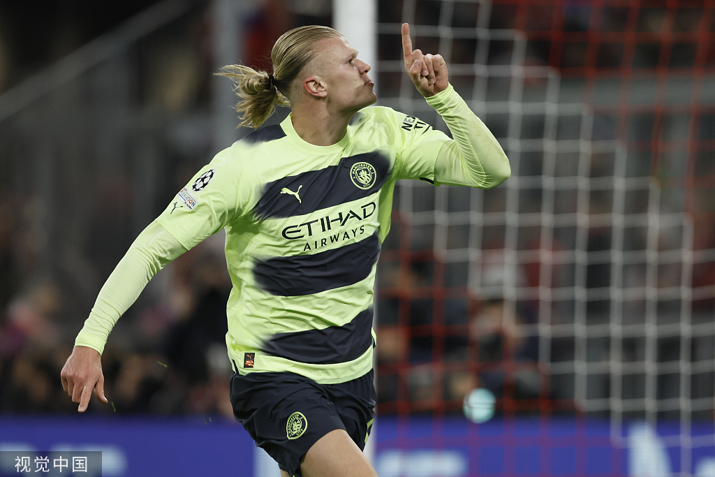 柔佛主帅：球员们在与申花的比赛中表现非常出色，我非常满意（柔佛主帅盛赞球员对阵申花的表现：非常满意）