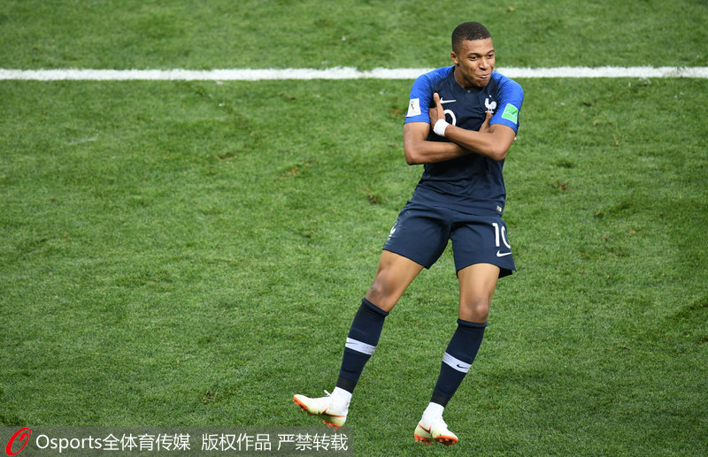 前锋头球破门，头球能力被放大关注