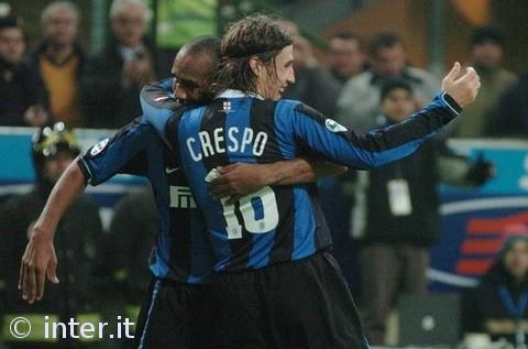 外媒：下赛季欧冠联赛阶段用球将采用白+薄荷绿+紫创新配色（外媒：欧冠下赛季比赛用球将启用白、薄荷绿与紫的全新配色）