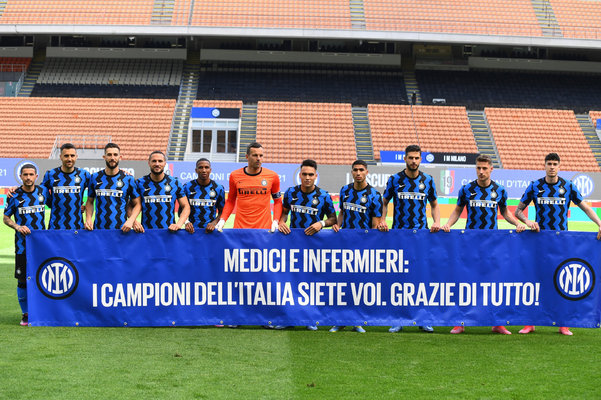 禁区爆射破门，39岁胡尔克达成生涯500球里程碑（39岁胡尔克禁区重炮得分，职业生涯进球数突破500大关）