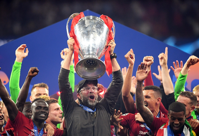 阿德里亚诺：感谢球迷还称我为皇帝；伊布是我合作过最强队友（阿德里亚诺：感谢球迷仍称我“皇帝”，伊布是我生涯最强队友）