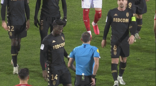 当志愿者在残特奥会：需要时我在你身旁，拼搏时我为你鼓掌（残特奥志愿者：你需要时我相伴，你拼搏时我喝彩）