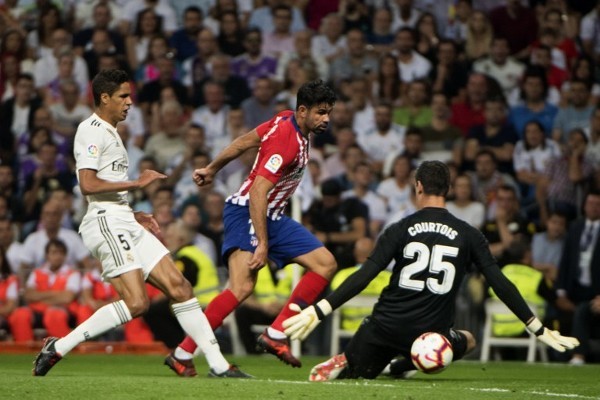 阿斯：阿隆索拥有绝对执教权威，皇马球员要认清这点并支持他（阿斯报：阿隆索执教权威不容置疑，皇马球员应认清并全力支持）