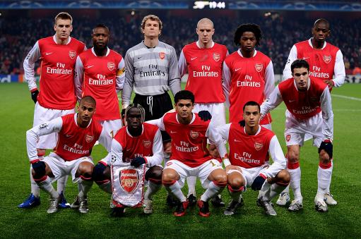 英超冷门多豪门问题多，曼联1比1西汉姆，B费错失良机被质疑（英超爆冷频现豪强陷困境，曼联1-1西汉姆，B费挥霍良机遭质疑）