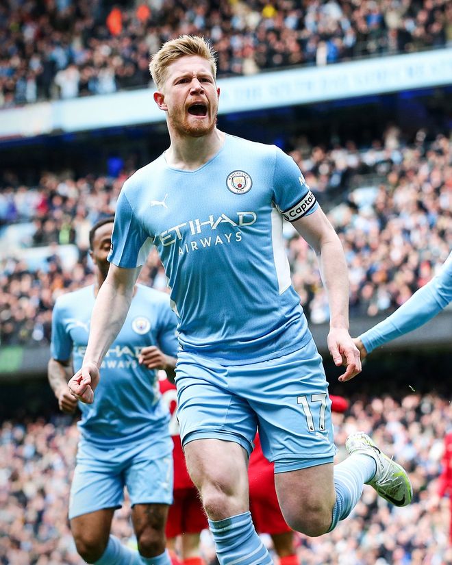 年轻门将迅速成长，被誉为未来之星（年轻门将飞速进步，被视为明日之星）